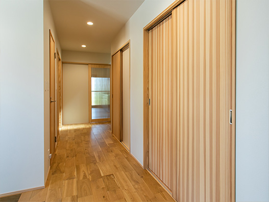 無垢の床材・建具