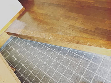 玄関床リフォーム工事