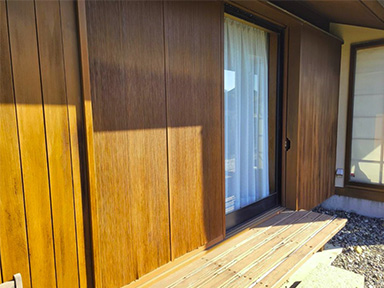 開け閉めしにくい雨戸を修理したい